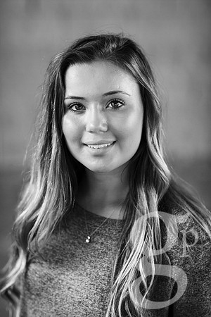 Leah_Senior-BW-78