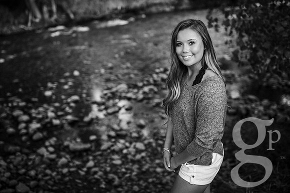 Leah_Senior-BW-104