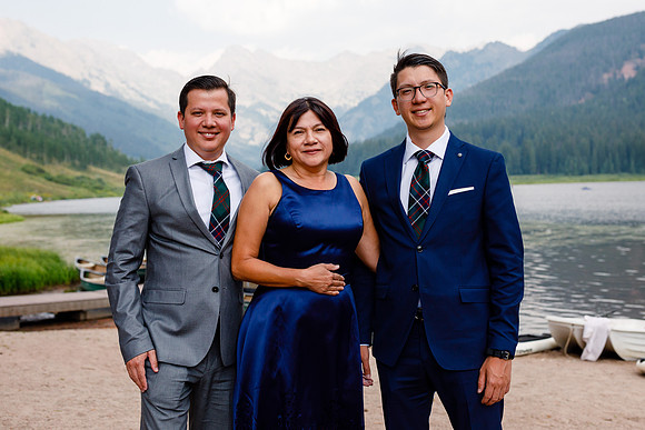 Russell_Caroline_Wdg-Group-2