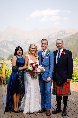 Russell_Caroline_Wdg-Group-27
