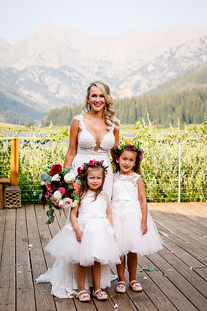 Russell_Caroline_Wdg-Group-46