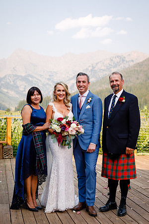Russell_Caroline_Wdg-Group-25