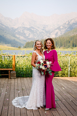 Russell_Caroline_Wdg-Group-57