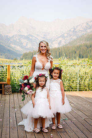 Russell_Caroline_Wdg-Group-47