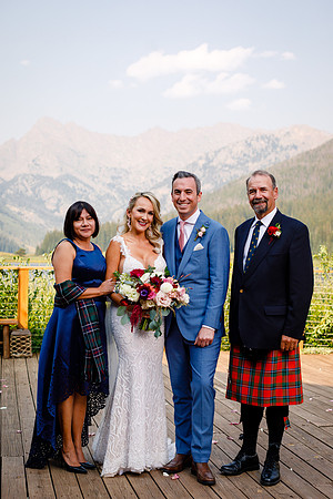Russell_Caroline_Wdg-Group-26