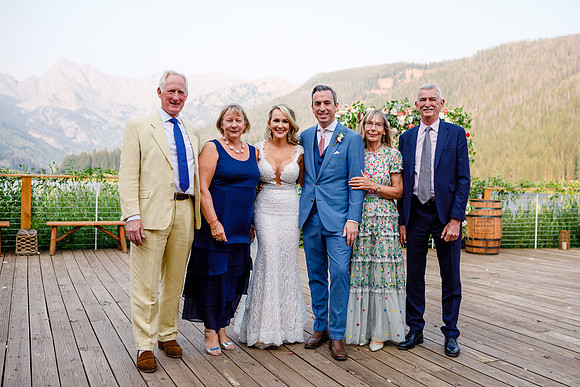 Russell_Caroline_Wdg-Group-126