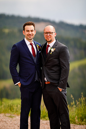 Zach_Suzanne_Wdg_Group-20