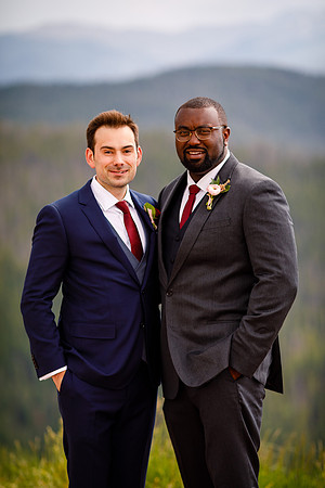 Zach_Suzanne_Wdg_Group-33