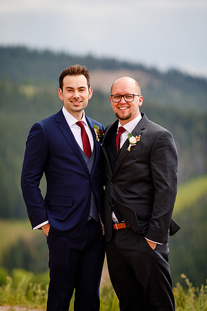 Zach_Suzanne_Wdg_Group-17