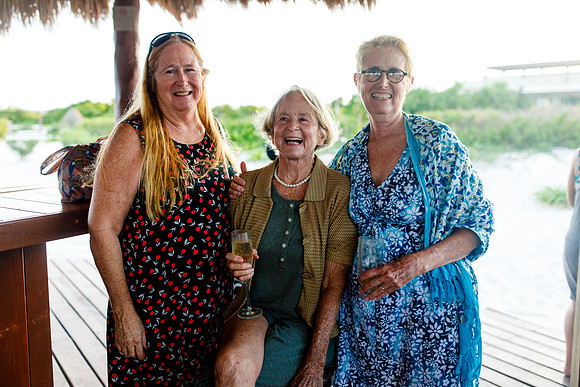Jeff_Cathryn_Wdg_Group-1