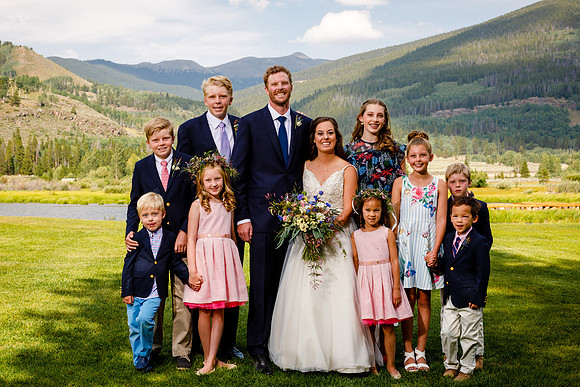 Mike_Abby_Wdg-Group-160