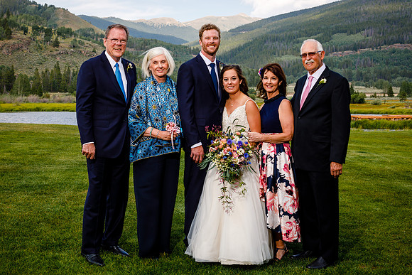 Mike_Abby_Wdg-Group-144
