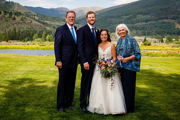 Mike_Abby_Wdg-Group-151