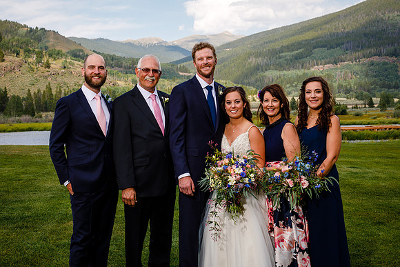 Mike_Abby_Wdg-Group-131