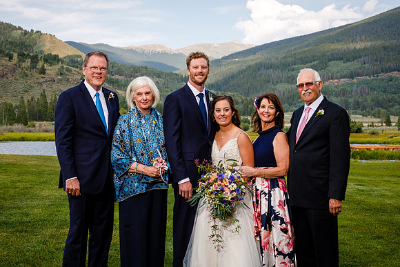 Mike_Abby_Wdg-Group-139