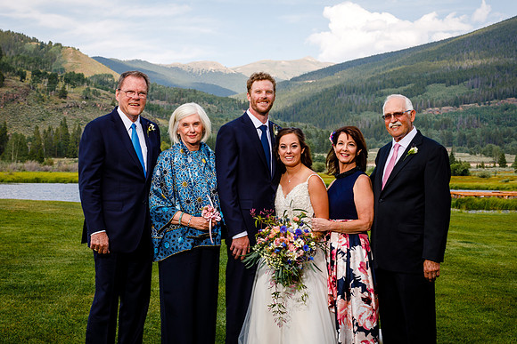 Mike_Abby_Wdg-Group-140