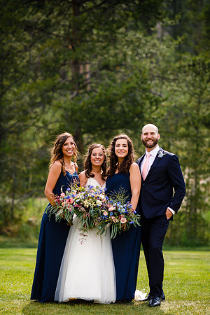 Mike_Abby_Wdg-Group-31