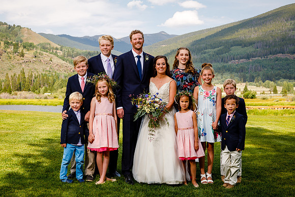 Mike_Abby_Wdg-Group-159