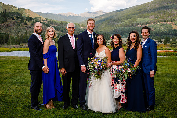 Mike_Abby_Wdg-Group-136