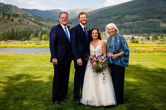 Mike_Abby_Wdg-Group-149