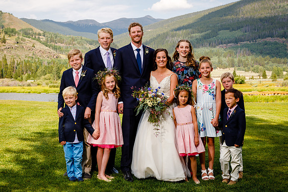 Mike_Abby_Wdg-Group-165