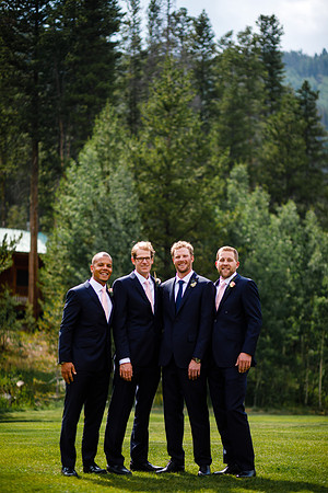 Mike_Abby_Wdg-Group-40