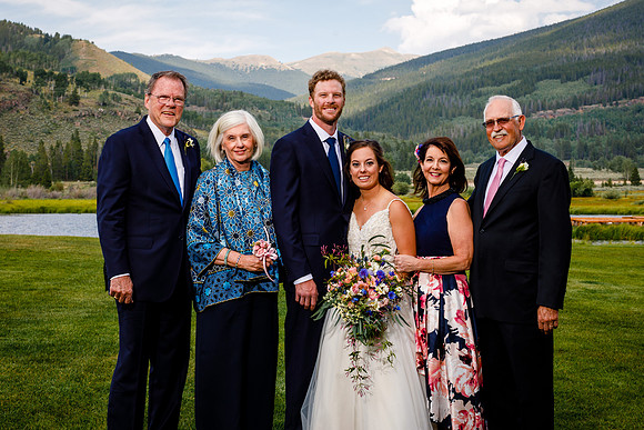 Mike_Abby_Wdg-Group-142