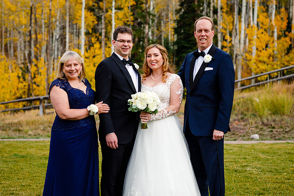 Jake_Ava_Wdg-Group-81