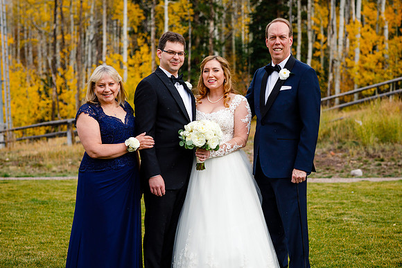Jake_Ava_Wdg-Group-70