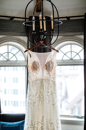 Crystal_Kris_Wdg-Detail-2