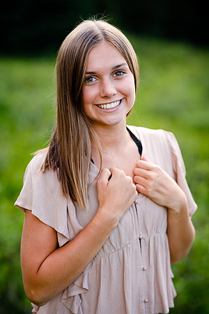 Ellie_Senior-Edited-91