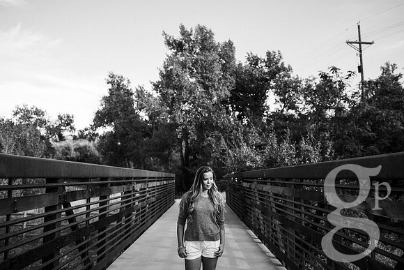 Leah_Senior-BW-88