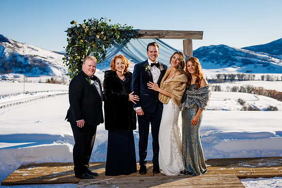 Zach_Rebecca_Wdg-Group-94