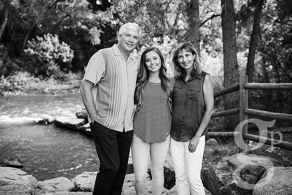 Leah_Senior-BW-14