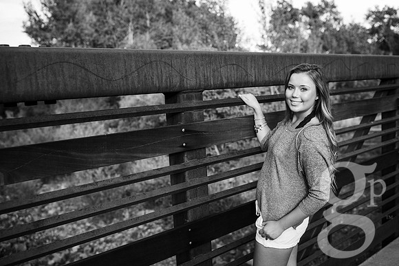 Leah_Senior-BW-86
