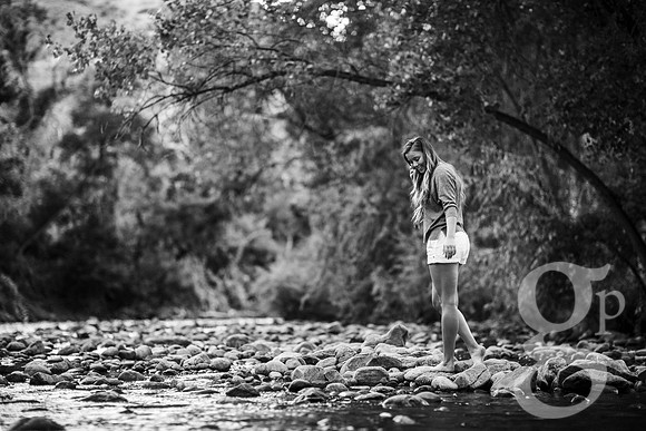 Leah_Senior-BW-111