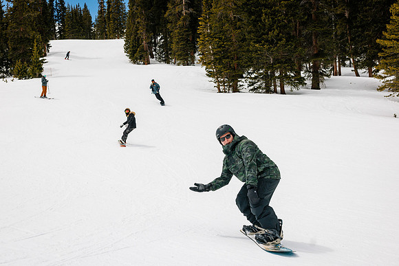 Adam-Katie-Ski-43