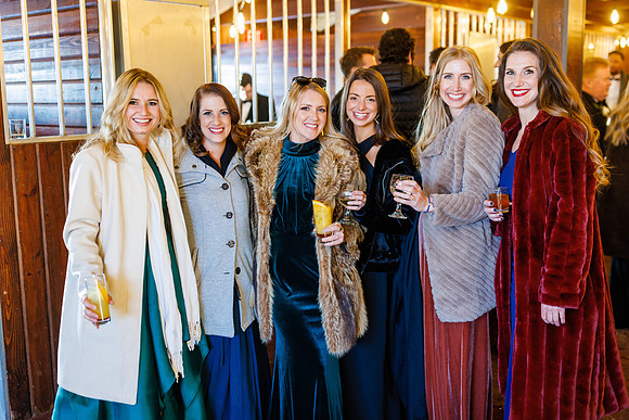 Zach_Rebecca_Wdg-Group-118