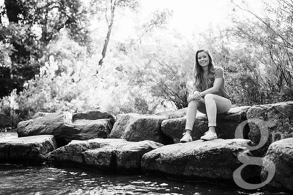 Leah_Senior-BW-1