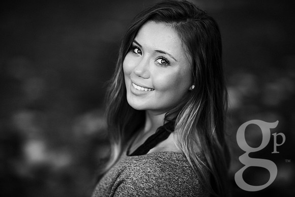 Leah_Senior-BW-105