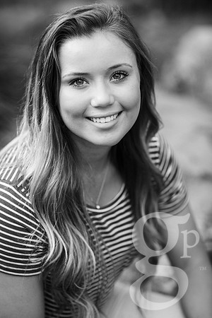 Leah_Senior-BW-3