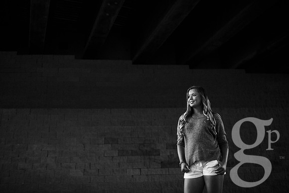 Leah_Senior-BW-69