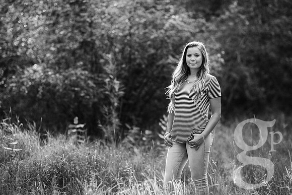 Leah_Senior-BW-34