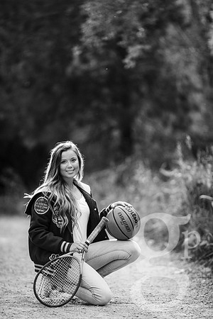 Leah_Senior-BW-44