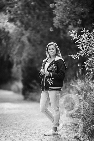 Leah_Senior-BW-36