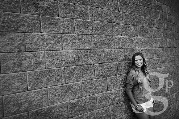 Leah_Senior-BW-67