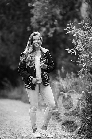 Leah_Senior-BW-42
