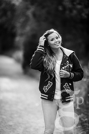 Leah_Senior-BW-39
