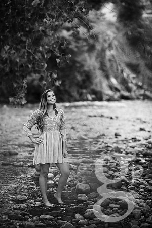 Leah_Senior-BW-121