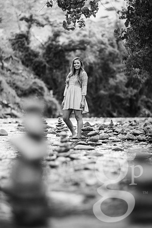 Leah_Senior-BW-124